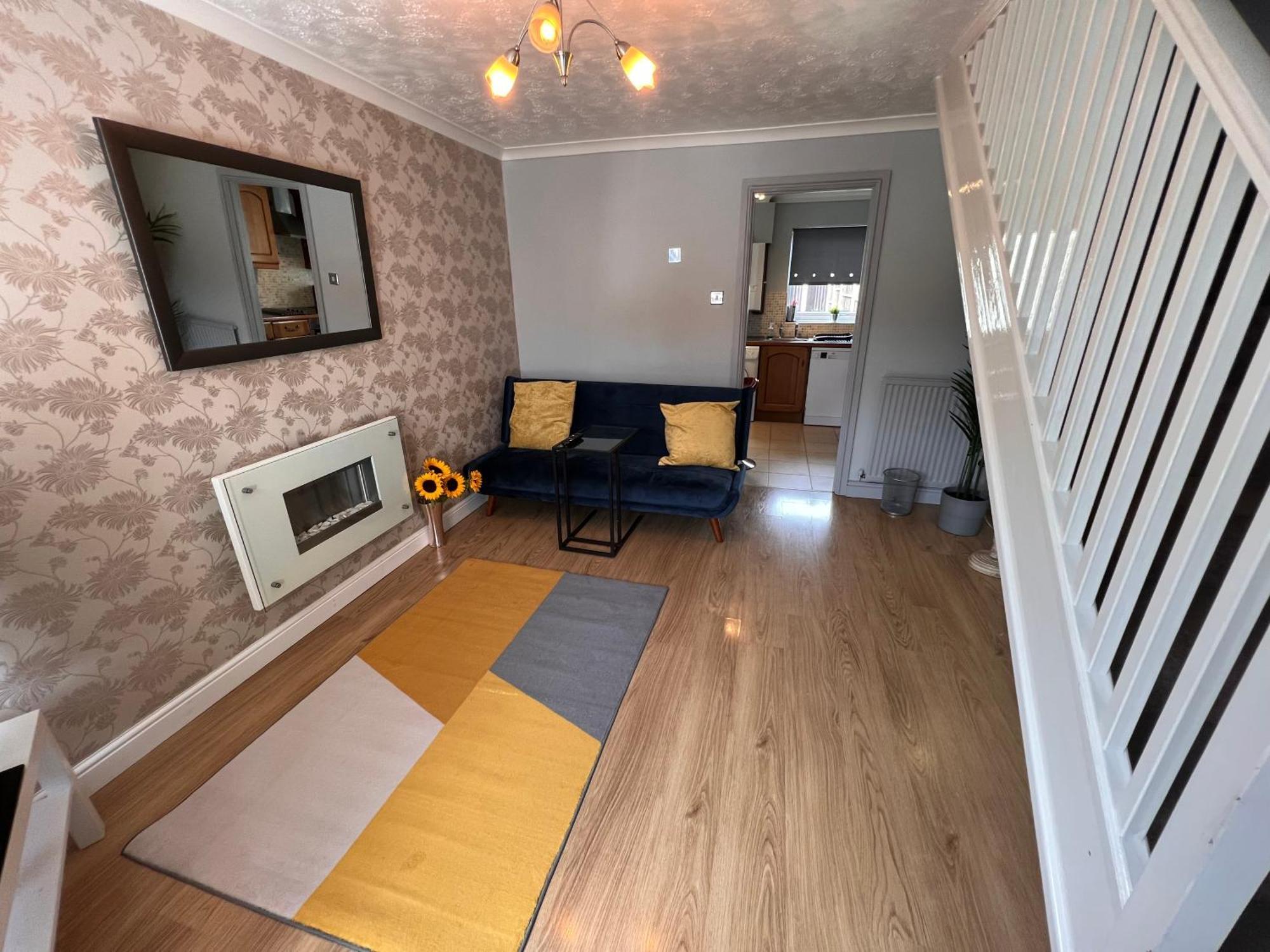Contractors Or Family House - M1 Nottingham - Ikea Retail Park - Catkin Drive - 2 Bed Home With Driveway, Private Garden, Sleeps 4 - Tv'S In All Rooms Giltbrook Exterior photo